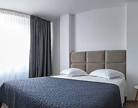 Hotel Emma S R L Bucharest