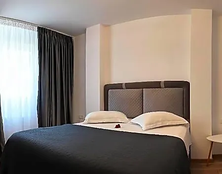 Hotel Emma S R L 4*