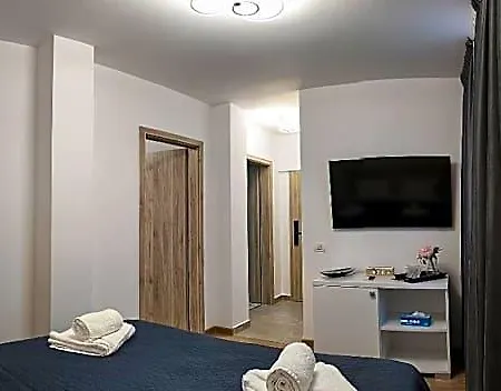 Emma S R L Hotel