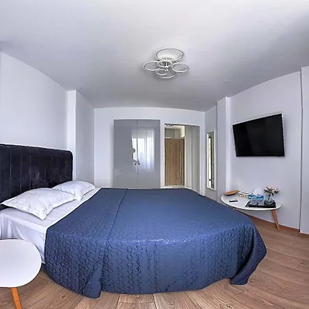 Hotel Emma S R L Bucharest