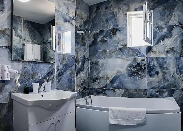 Emma Colentina Готель